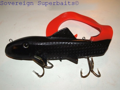 Bull dawg style lure - dawg,