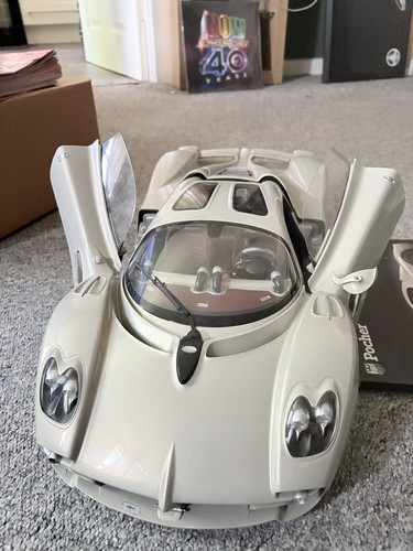 Pocher pagani utopia coupe - pagani, 1:8