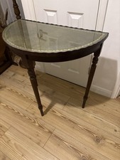 Vintage Mahogany Scalloped