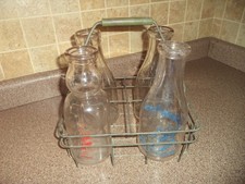 4 Vintage Glass Milk Bottles W/ Carrier Caddy Crate One Quart 1 Cream Bottle Top