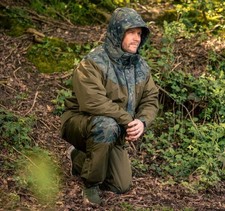 Trakker CR 2-Piece Camo Winter Suit NEW Carp Fishing Suit - WORN  ONCE SIZE M