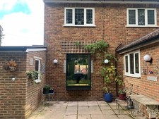 ORIEL BAY WINDOWS | Frameless Modern Windows - Glass Box Seat Window - Supplier