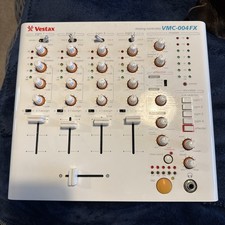 Vestax VMC-004FX DJ Mixing