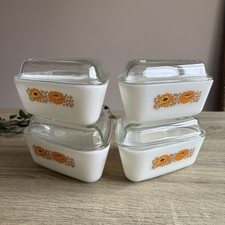 Vintage Pyrex 6" Space Saver