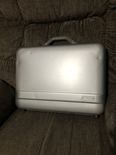 Targus aluminum attaché - targus, case