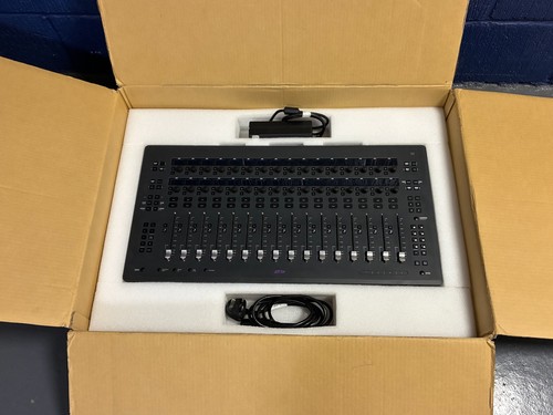 Immaculate boxed avid - boxed, s3
