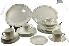 VINTAGE RETRO ROYAL DOULTON CAPRICE 30 PIECE TEA/DINNER SET BOX1