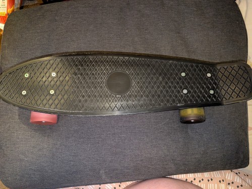 Black plastic penny - black,
