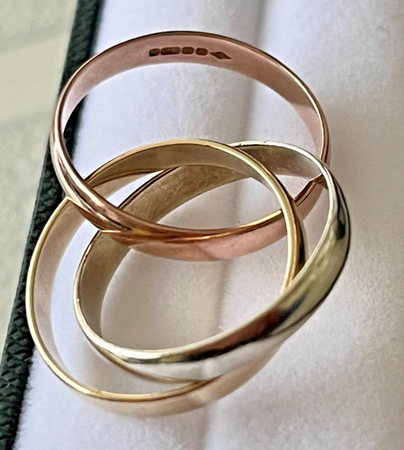 Gold 9ct wedding ring tri - ring,