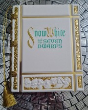 Disney Store - Snow White &