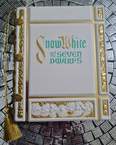 Disney store snow white - -,