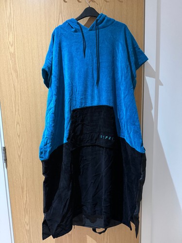 Osprey adult changing robe