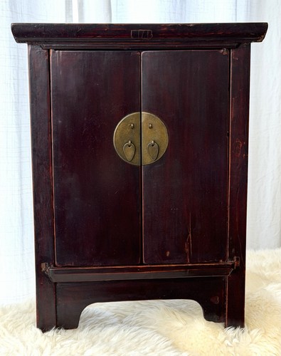 Antique chinese red lacquer - red,