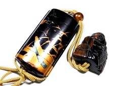 Japan Antique makie Inro deity