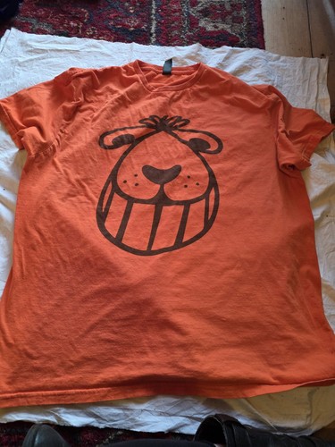 Shirtt with orange - , space