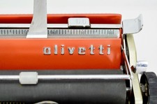 OLIVETTI TYPEWRITER Letter 22
