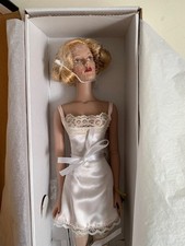 16 inch tall Tonner Roxy Hart