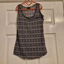 Aztec design top size 8
