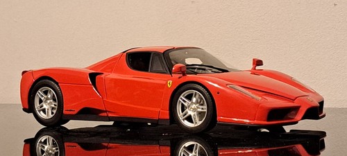 Scale 2003 ferrari - 1:18,