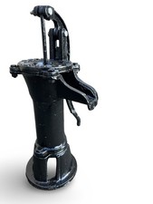 Garden water Pump Hand pump Vintage Cast Iron Blockley water feature Black