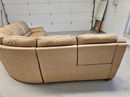 Natuzzi tan leather recliner