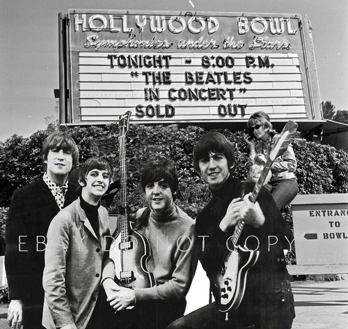 The beatles 1964 concert - beatles,