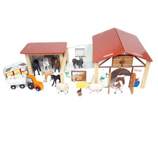 Delta-Sport Wooden Barnyard &