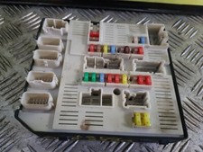 RENAULT LAGUNA 3 1.5 DCI PRIVILEGE 110 BHP 5DR 2009 FUSE BOX UNDER BONNET