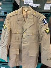 US MILITARY JACKET WITH BADGES