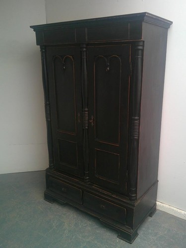 Beautifully painted black - beautifully,