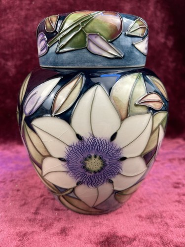 Lovely moorcroft ginger jar - moorcroft,
