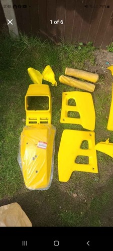 Suzuki tsr125 yellow parts - tsr125,