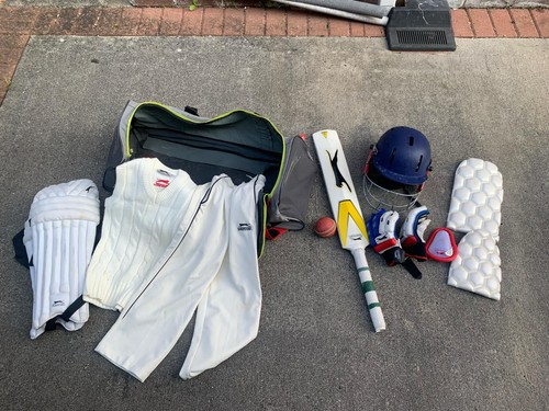 Junior cricket kit - bundle, age