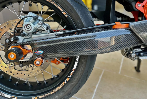 Pro carbon swingarm cover - pro,