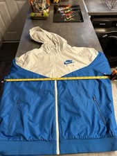 Retro Nike Air Windbreaker