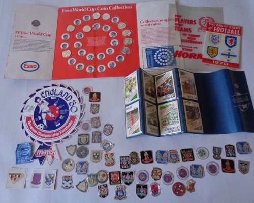 Job lot football memorabilia - lot,
