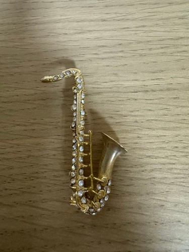 Gold crystal saxophone brooch - gold,
