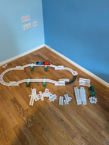 Thomas friends trackmaster - thomas,