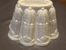 Vintage White Shelley Art Deco