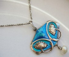 Murrle Bennett Arts & Crafts