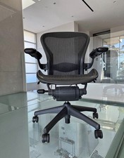Herman Miller Aeron Classic |