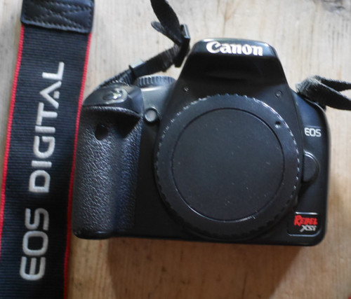 Canon eos reebl xsi 450d - canon, xsi/450d