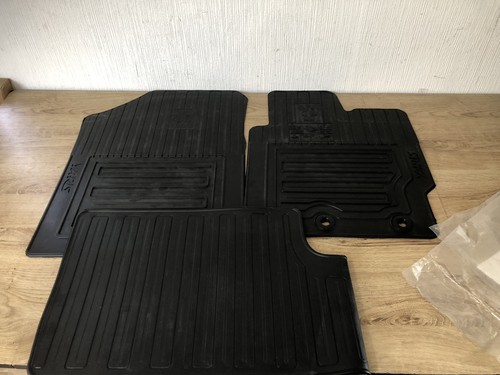 Genuine toyota yaris 2014 - genuine,