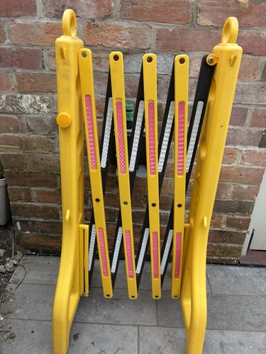 Expandable safety barrier - expandable,