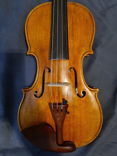 Chinese full sized violin with - sized,