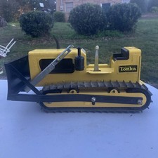 Vintage Tonka Bulldozer – Yellow Pressed Steel Toy with Rubber Tracks 
