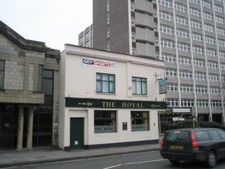 Photo 6x4 The Royal Pub Portsmouth/SU6501 Approaching Commercial Road fr c2008