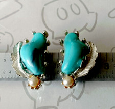 Coro Faux Turquoise Pearl
