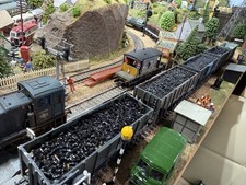 5x Rake of Hornby job Lot OO Gauge 20 Ton Coal Loaded Hopper Wagons