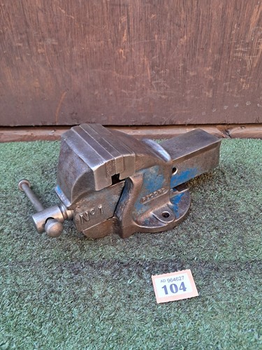 Vintage record no1 - no1, engineers